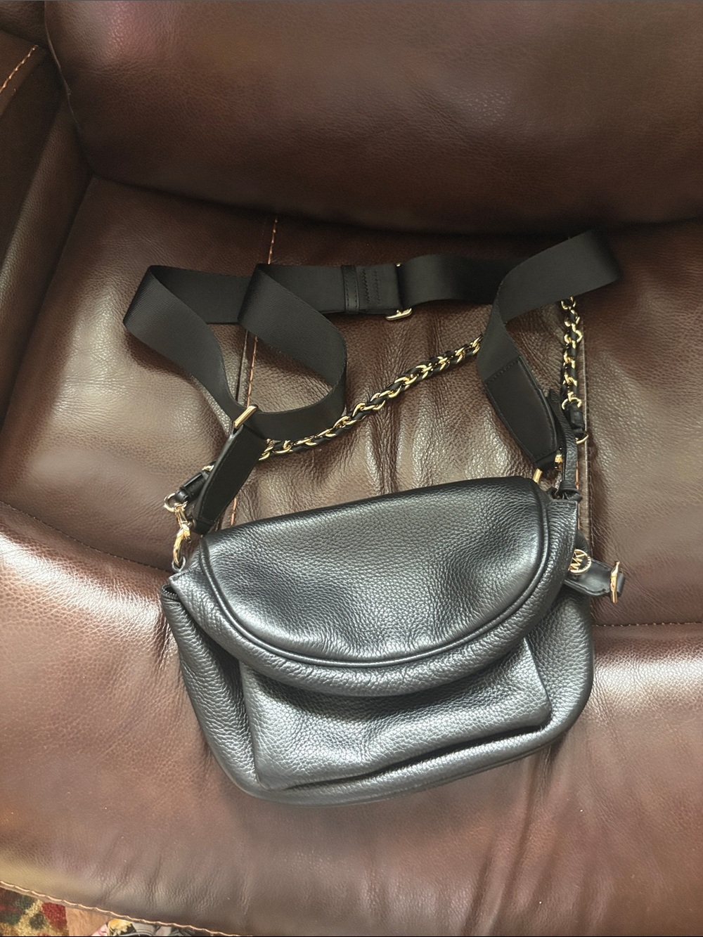 Michael Kors Black Leather Crossbody Bag with Gold Chain, Belt bag, crossbody.